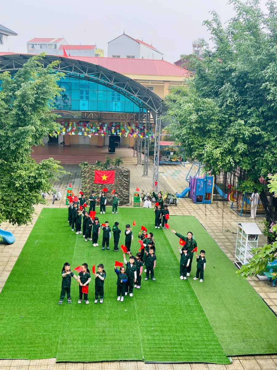 Description: D:\Năm học 2025-2026\ẢNH CÁC HĐ CỦA TRƯỜNG\22-12\gen-h-z7336948132913_78b0ce112d90487fb9d94d8b4c0dec7c.jpg